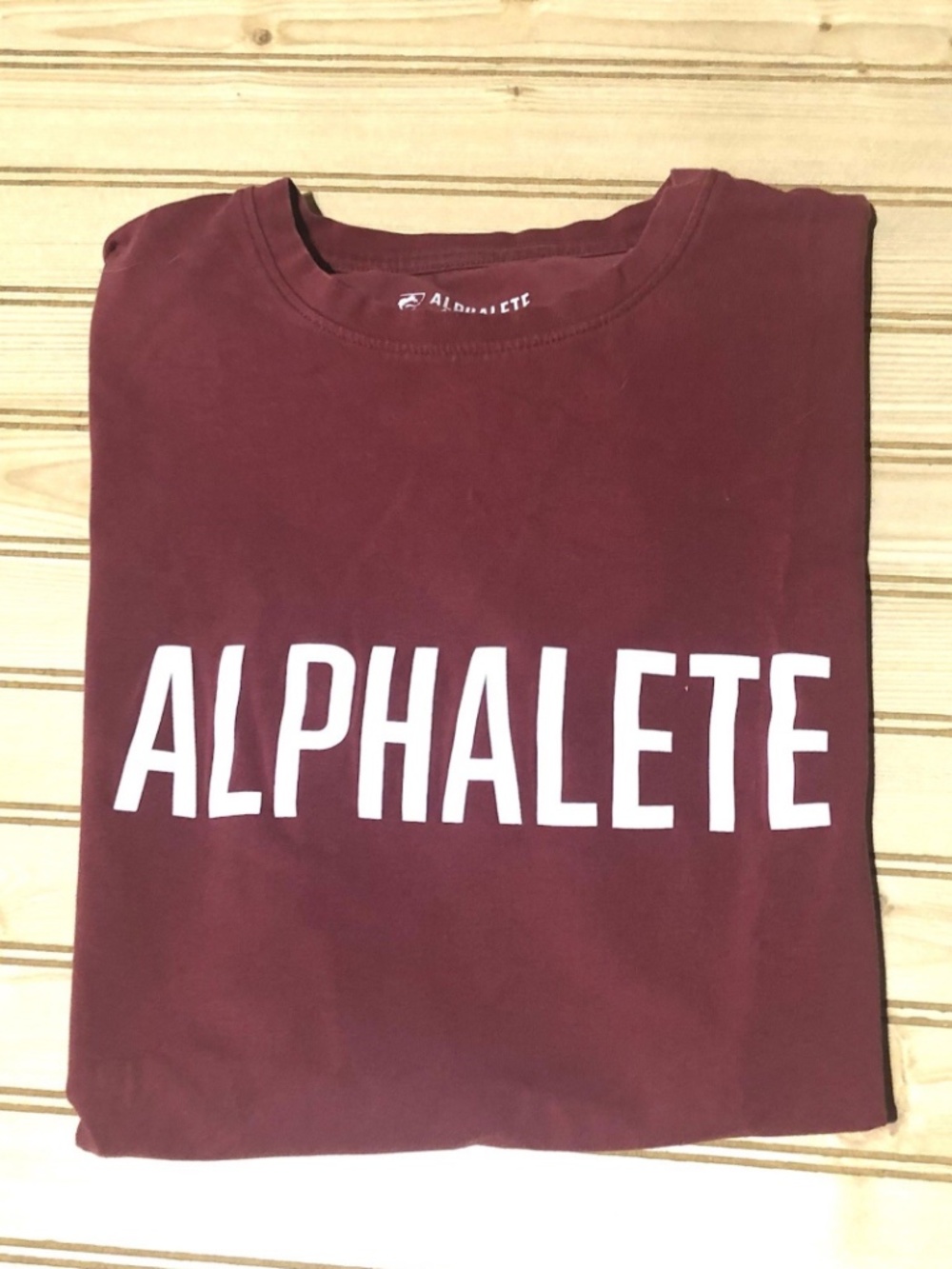 Alphalete Athletics Performance Fit Graphic Print Logo Maroon T Shirt Women's M